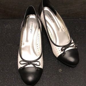 Comfort Plus by Predictions black & white heel
